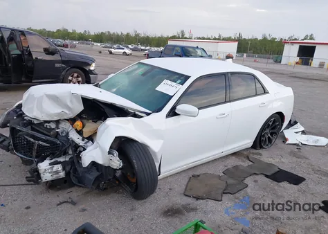 2019 Chrysler 300 300S z USA, uszkodzony, nr VIN 2C3CCABG4KH708162